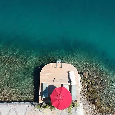 Bodrum'da Oezel Iskeleli 4+1 Yali Dairesi 4*