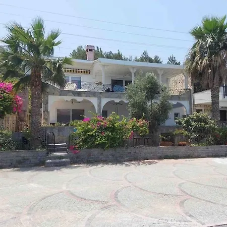 Hotel Bodrum'da Oezel Iskeleli 4+1 Yali Dairesi Bodrum
